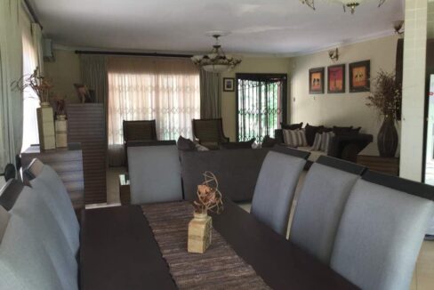 Houses for Rent in Foxdale - Open plan living room and dining