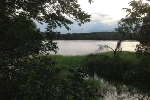 Land for sale with zambezi River frontage